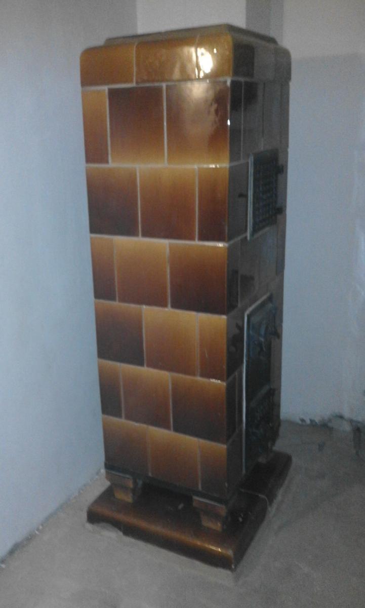 Kamna pokojová s roštovým topeništěm